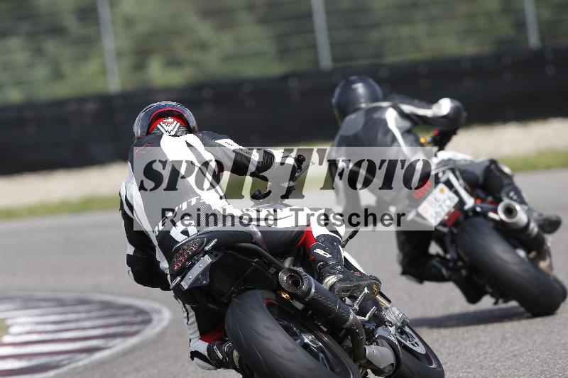 /Archiv-2025/53 16.09.2025 Track Day Domi Aegerter ADR/Gruppe gelb/67